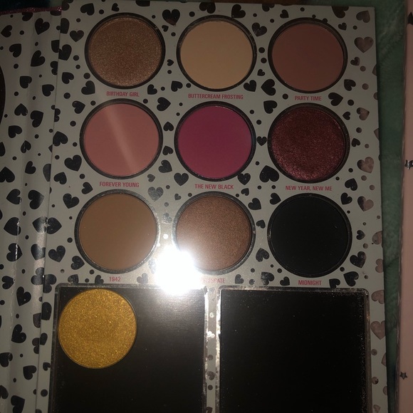 💕HOST PICK🤍 kylie birthday palette + extra shade - Picture 5 of 8